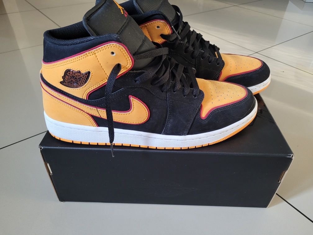 NIKE AIR JORDAN 1 mid se rozmiar 45