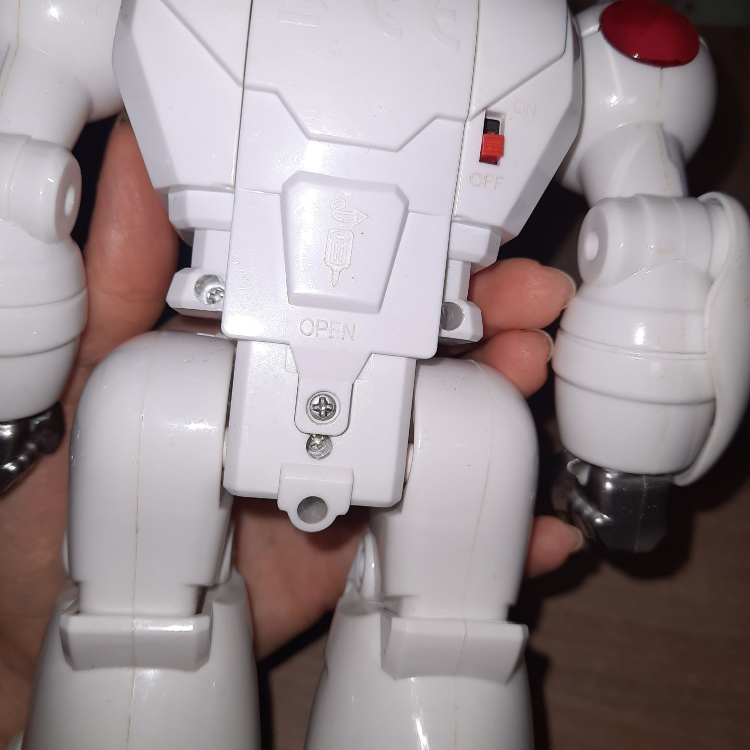 Робот зі звуком іграшки