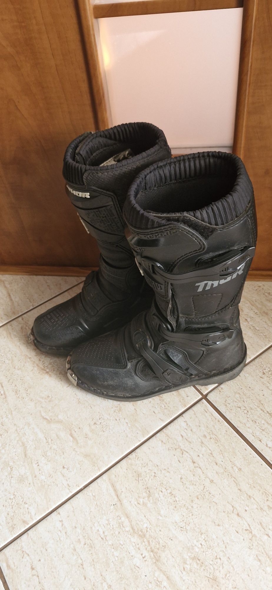 Buty cross 39 THOR