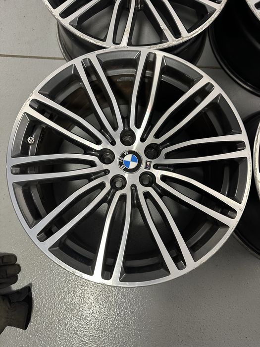 Oryginalne fekgi  19’ BMW style 664M + opony lato