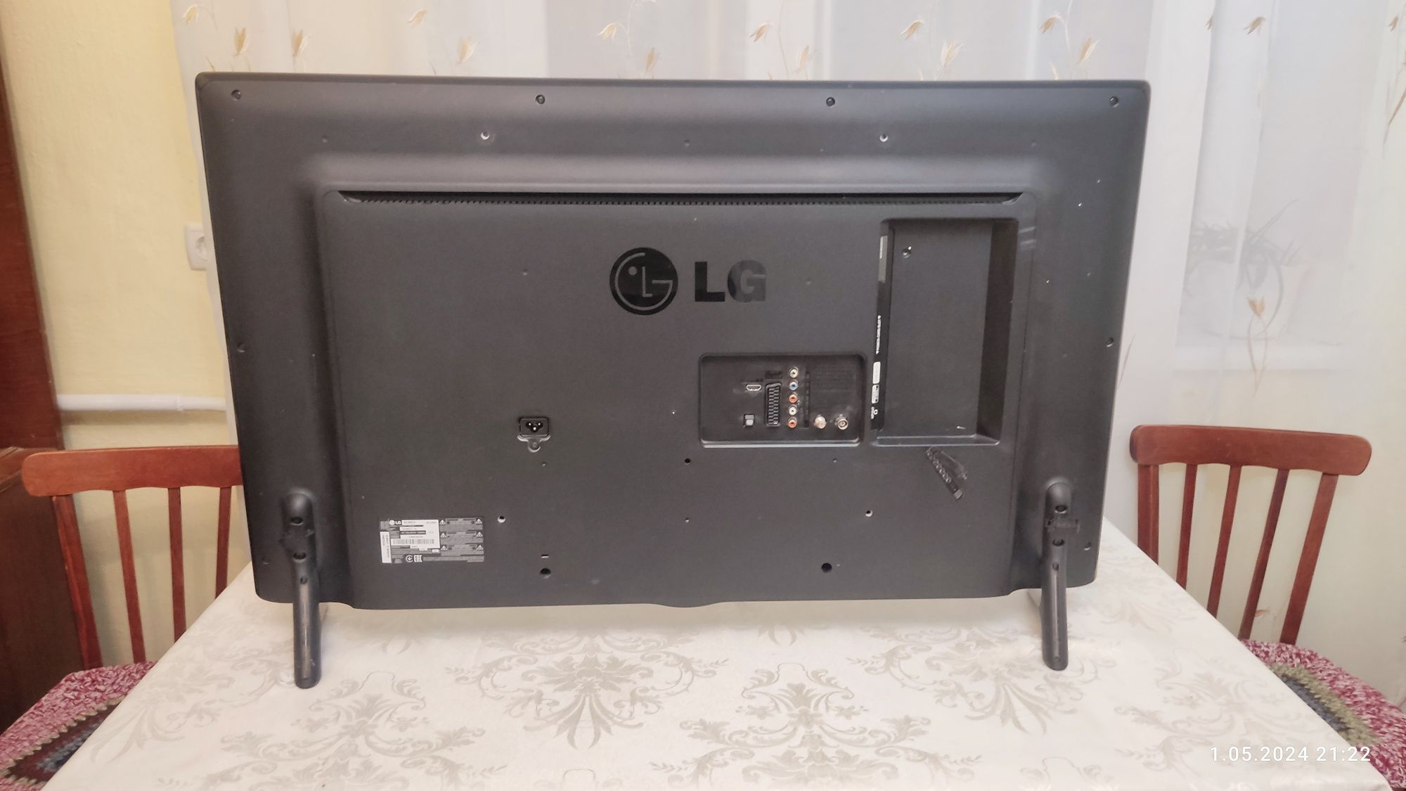Телевізор LG 42LB561V