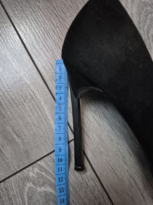 Елегантні туфлі човники