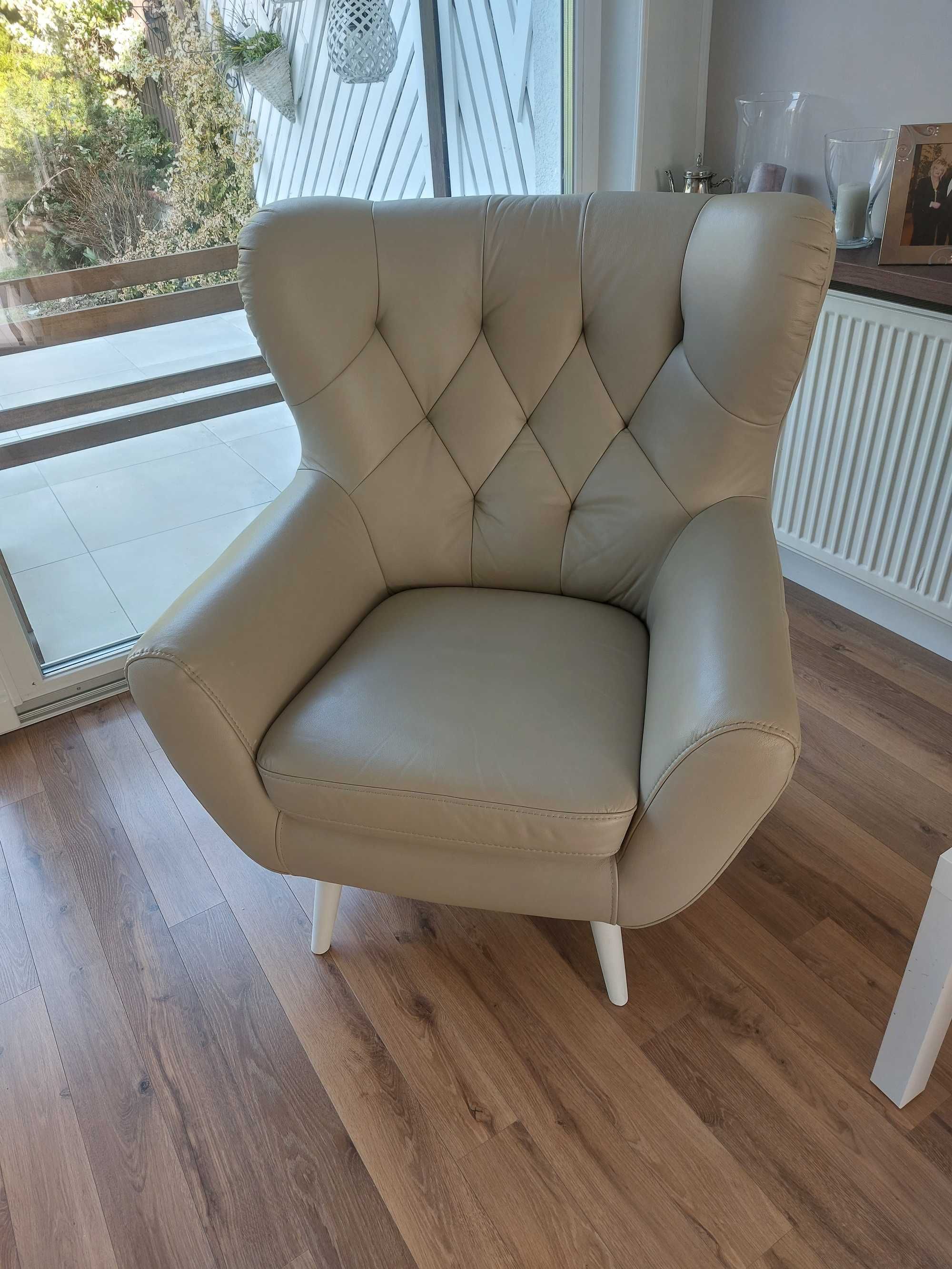 Okazja skórzana sofa oraz dwa  fotele firmy Gala  seria elegancka.