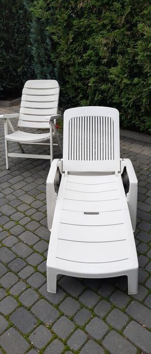 Sprzedam leżak ogrodowy.