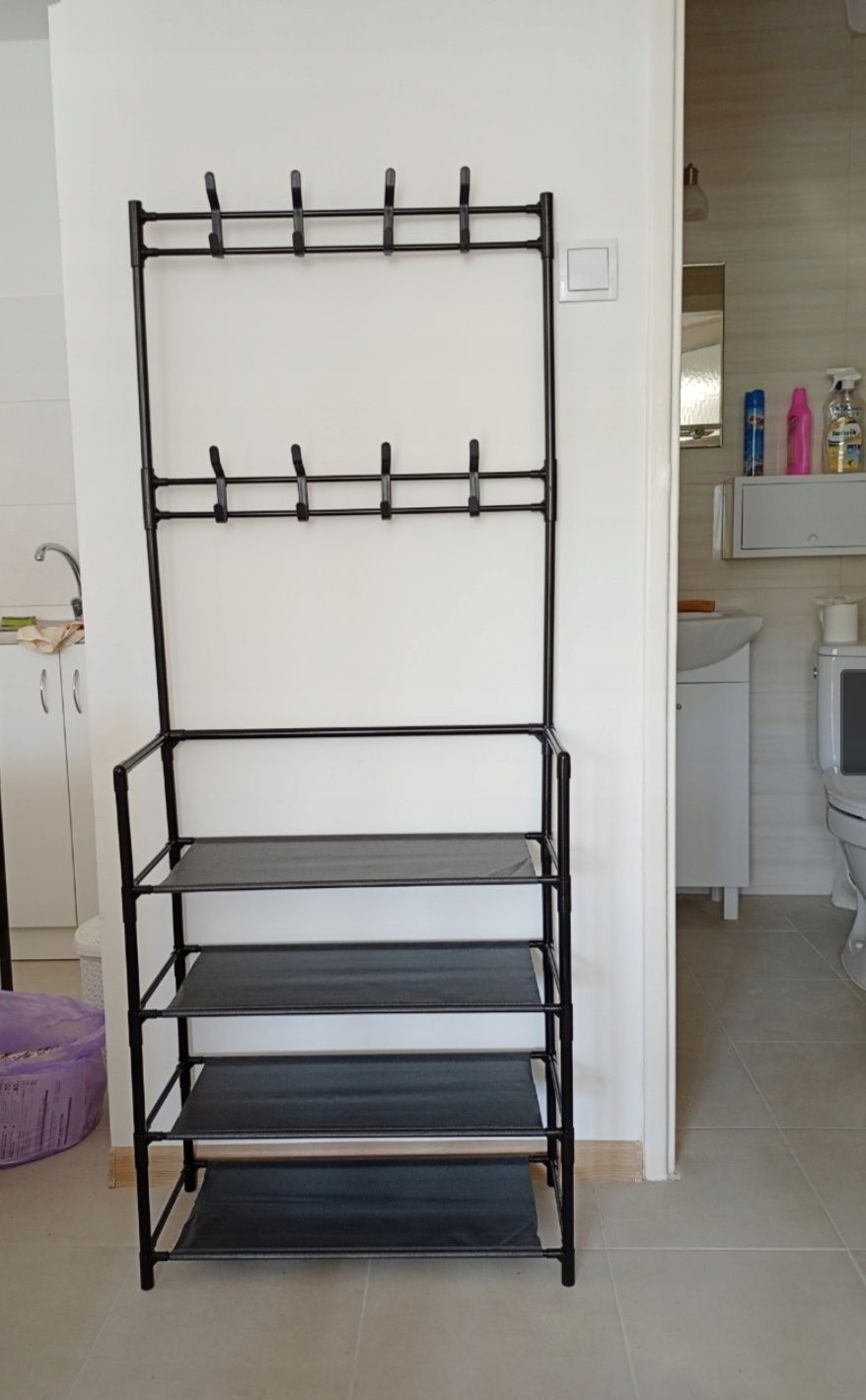 Stojak na Ubrania i Buty - Metalowy, Czarny Lofotowy Design z Półkami