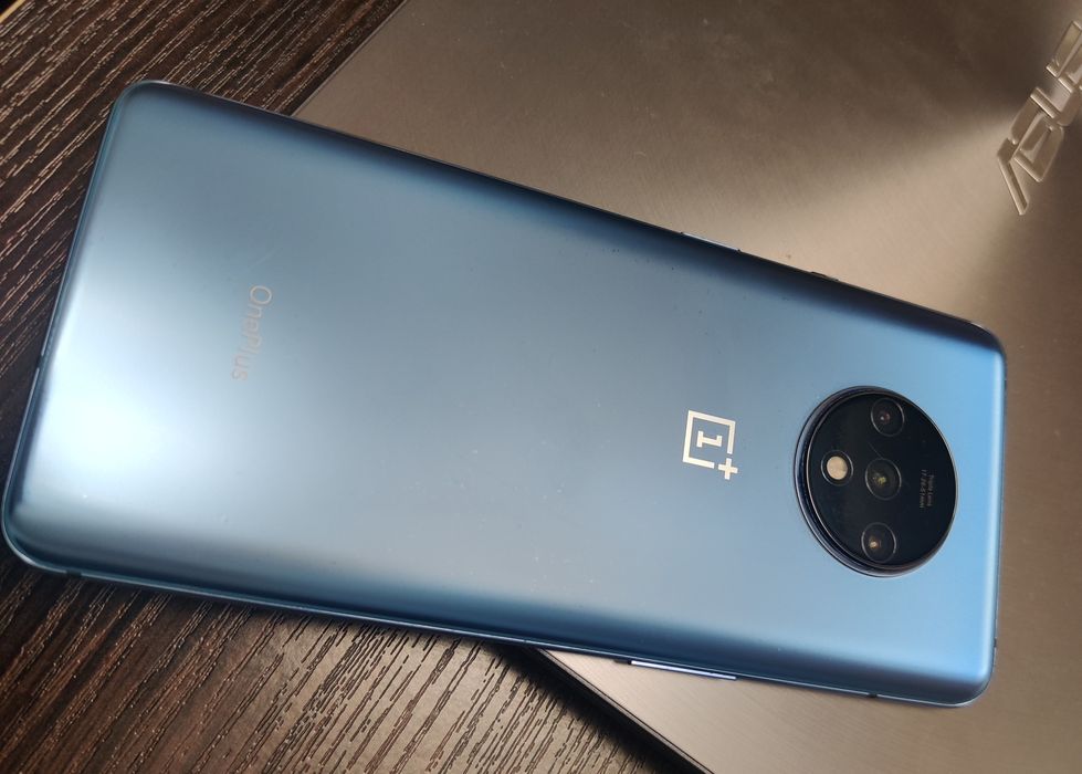 OnePlus 7t.   1+ 7t