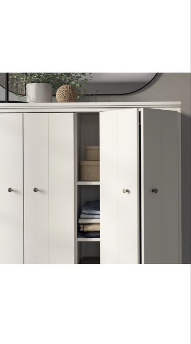 Armário com portas dobráveis