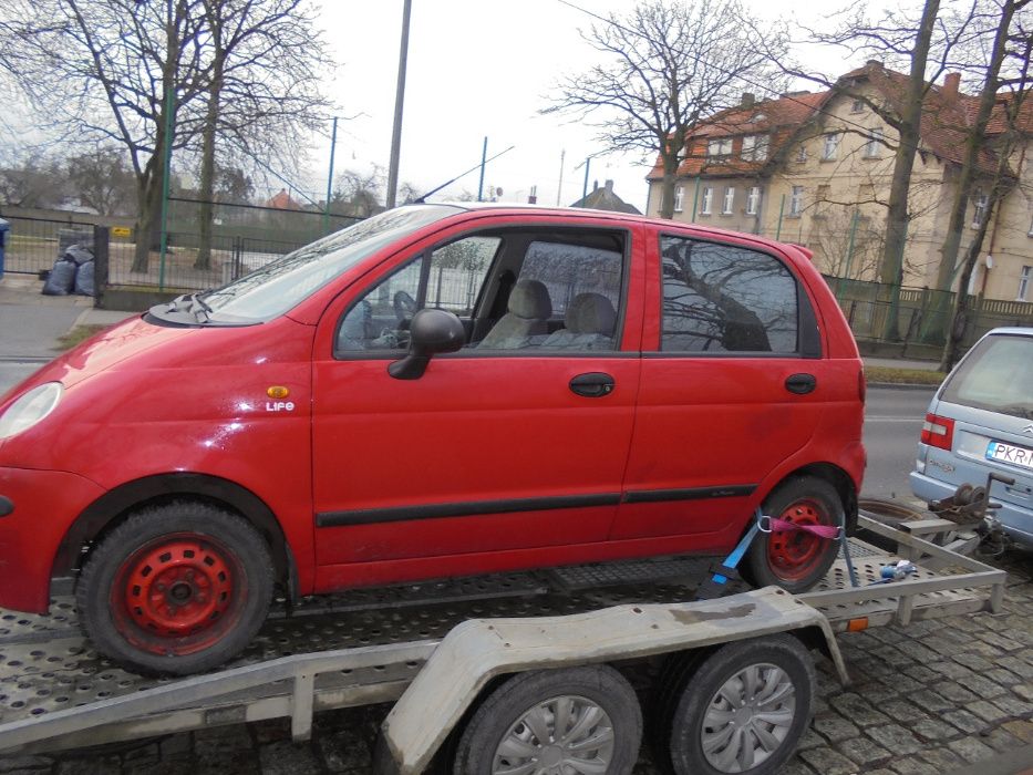 daewo matiz kolor czerwony przeznaczony na części