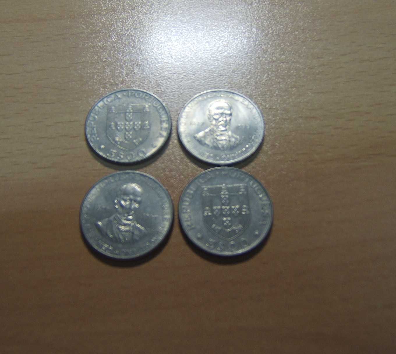 Moedas de 5 Escudos, 1977