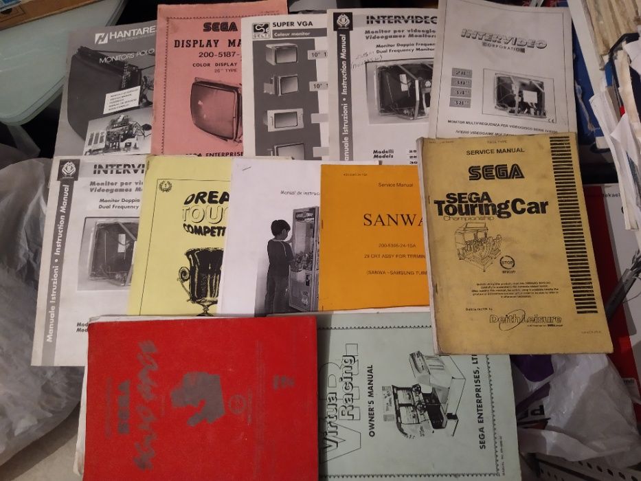 Varios manuais e material videogames preço sob consulta