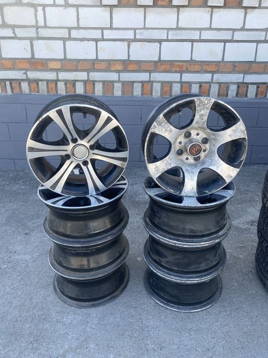 Продам титани з резиною і без
