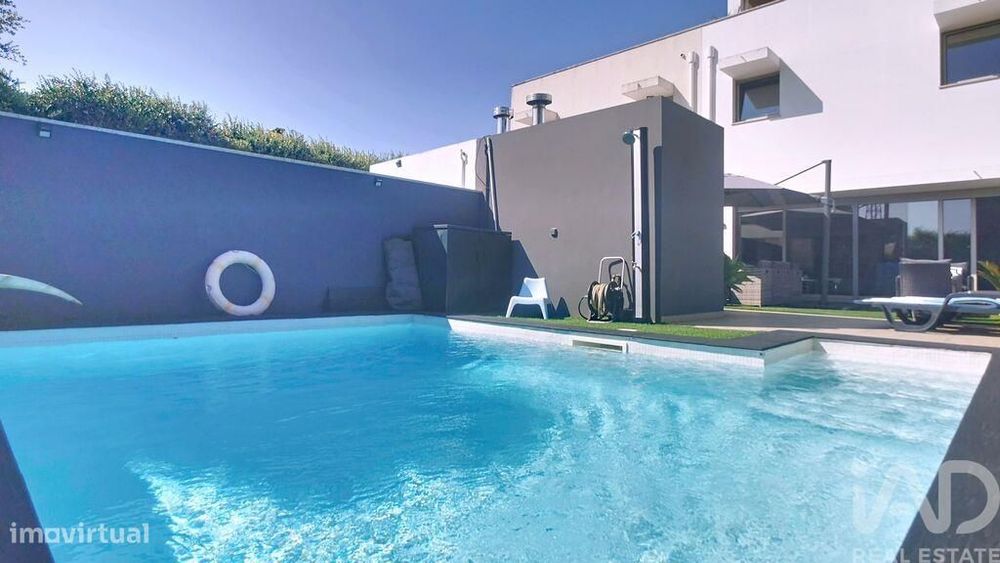 Casa / Villa T4 em Arcozelo de 332,00 m2