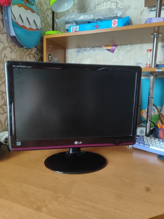 Описание | Монитор Olg Flatron E2050S-PN