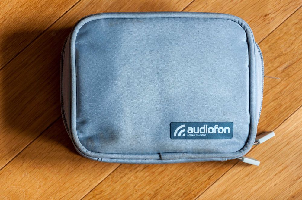 Aparat Słuchowy Zauszny BTE Audiofon + MEGA ZESTAW Pielęgnacyjny PR13