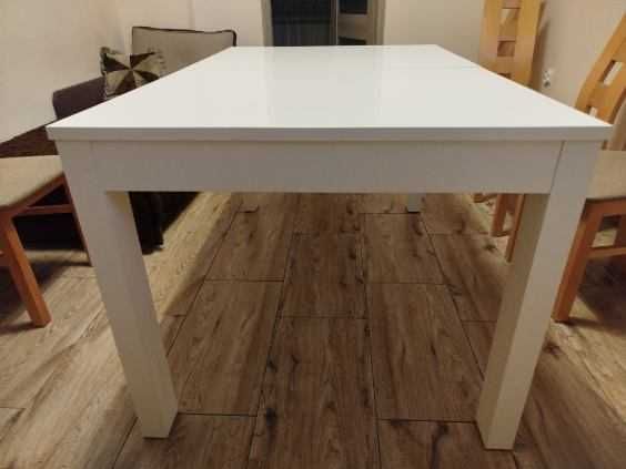 Stół do salonu/jadalni