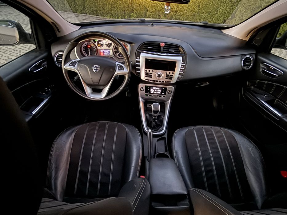 Lancia Delta 1.6 120