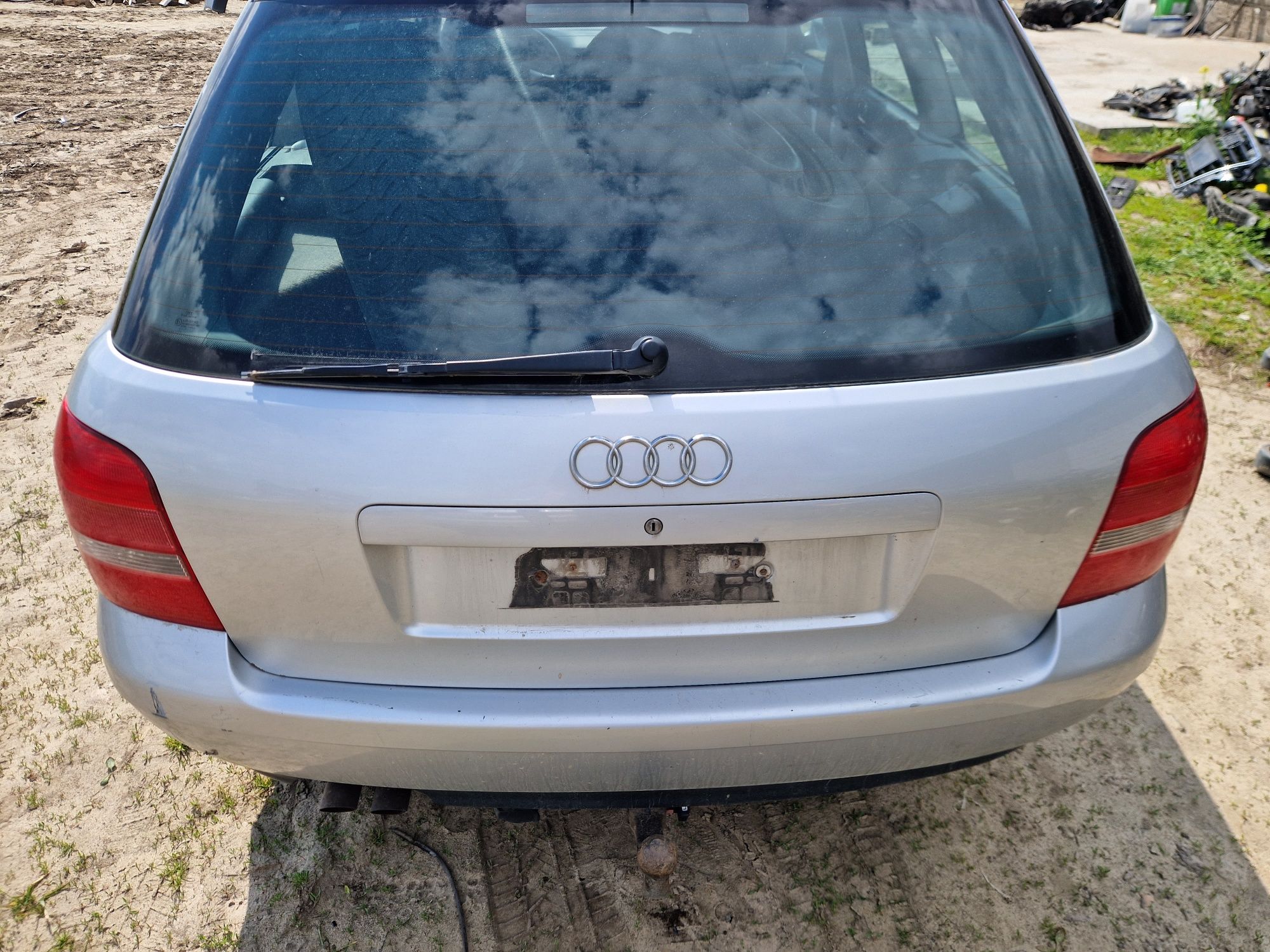 Klapa bagażnika Audi A4 B5 lift LY7W AVANT