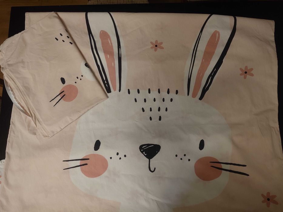 Kołdra dziecięca z poduszką i pościelą z Jysk dla dziewczynki