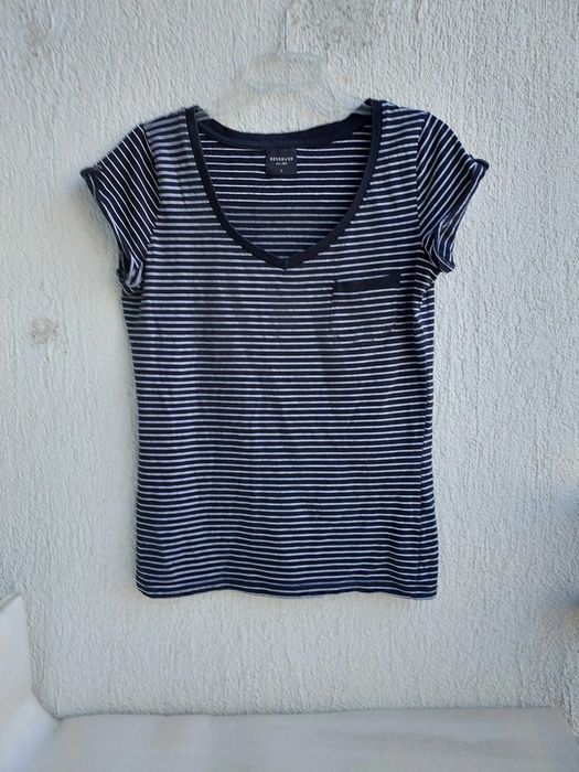 Koszulka, t-shirt, RESERVED czarny w paseczki– Rozmiar L InPost