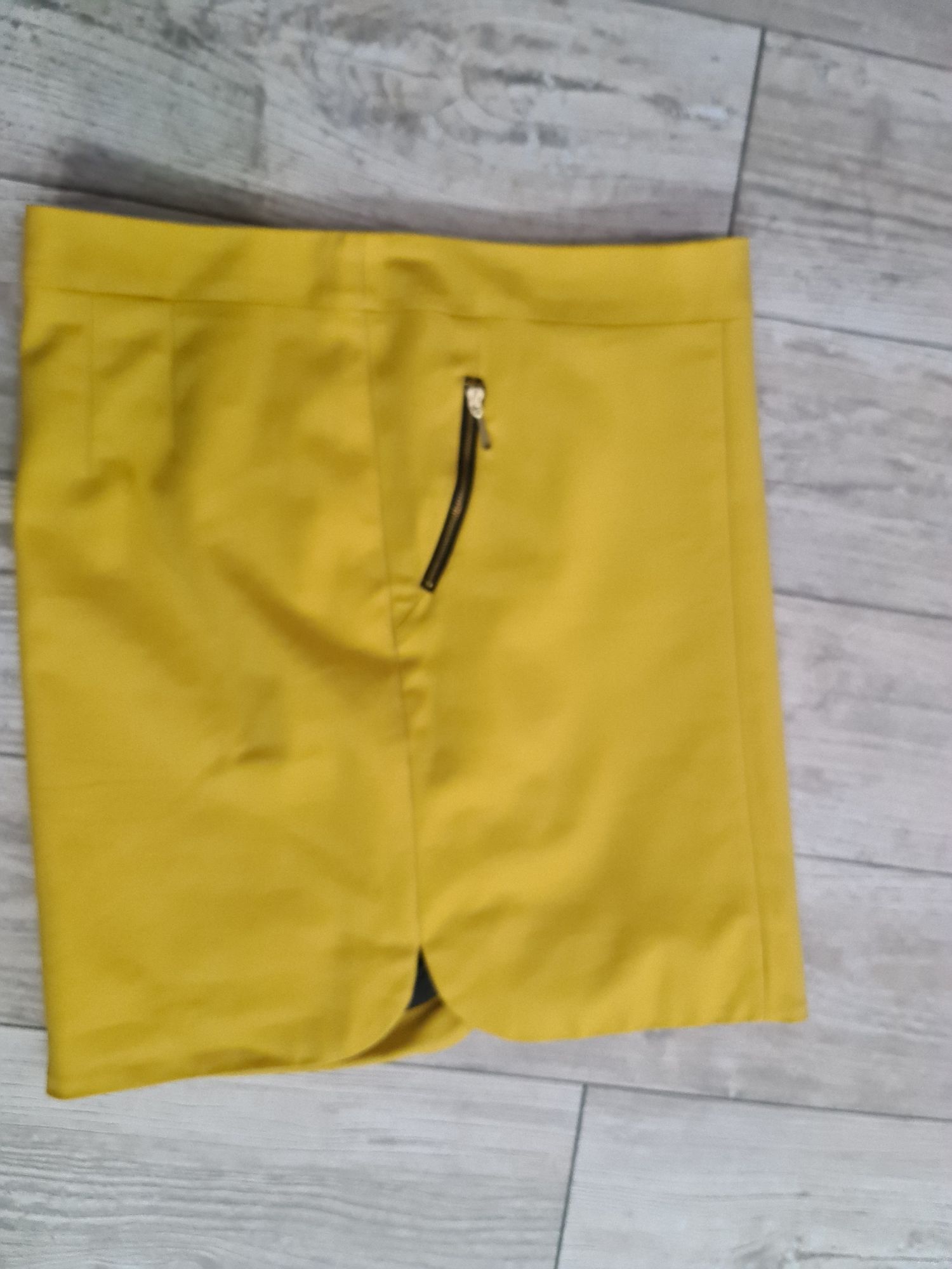Żółta spódniczka Reserved r. 38