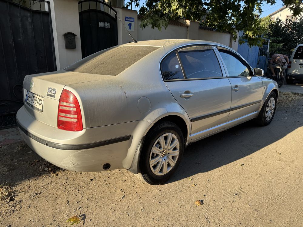 Skoda Superb 2005 автома газ/бенз идеал