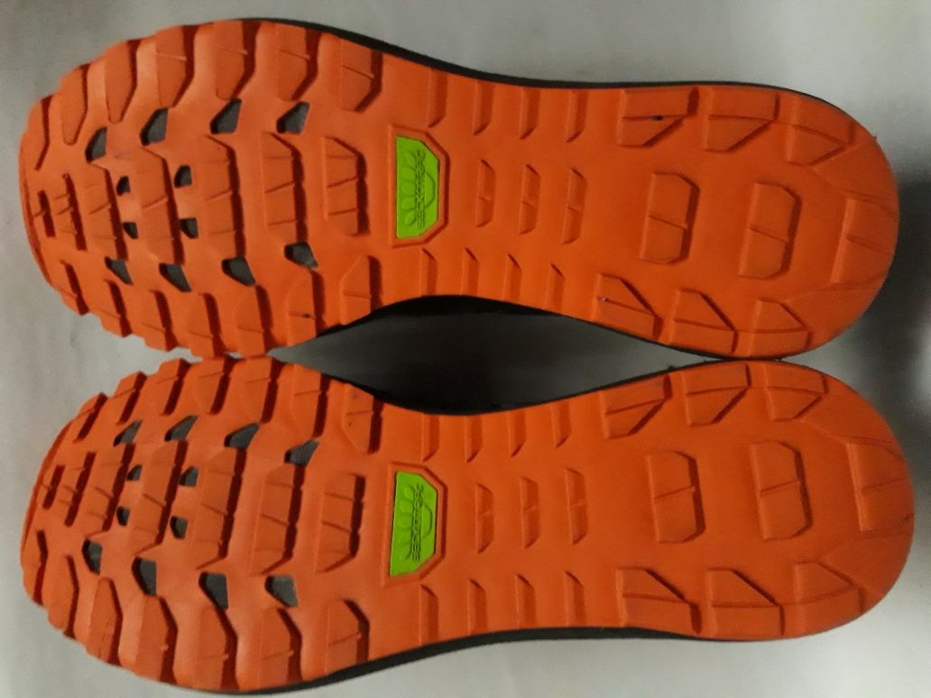 Новые трекинговые кроссовки Asics Gecko XT оригинал 29,5  см 46  рр