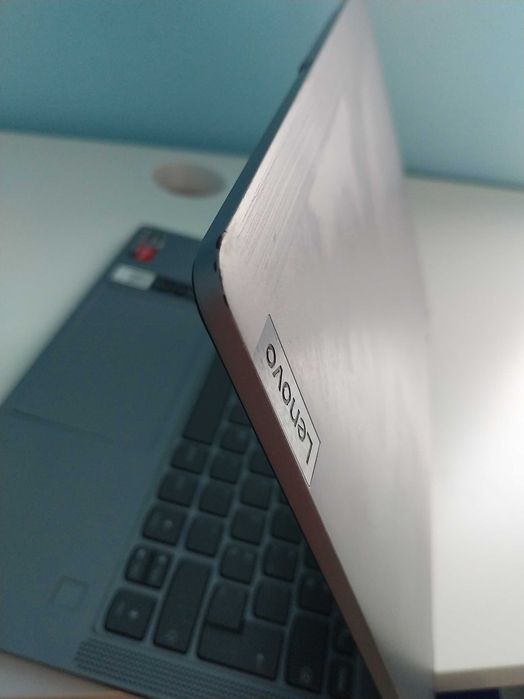 Notebook Lenovo 5 series portatil versátil