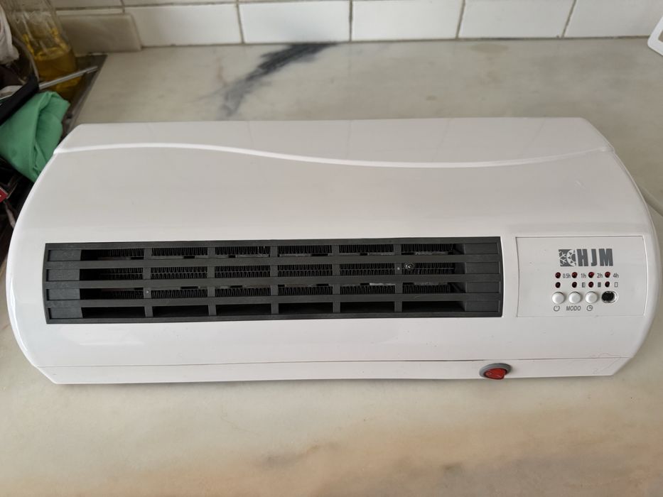 Aquecedor de parede casa de banho