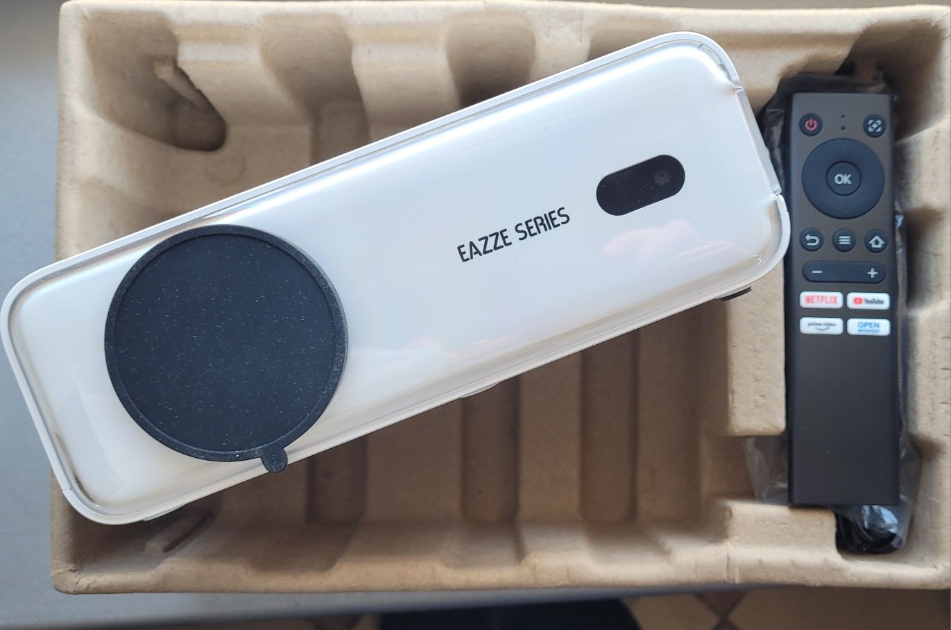 Відеопроектор Aurzen EAZZE Series D1