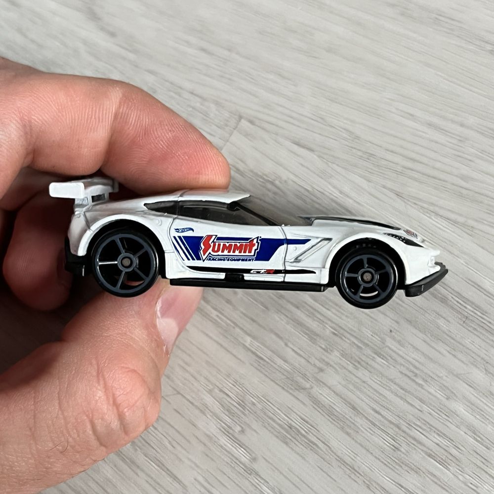 Hot wheels corvette C7.R bialy