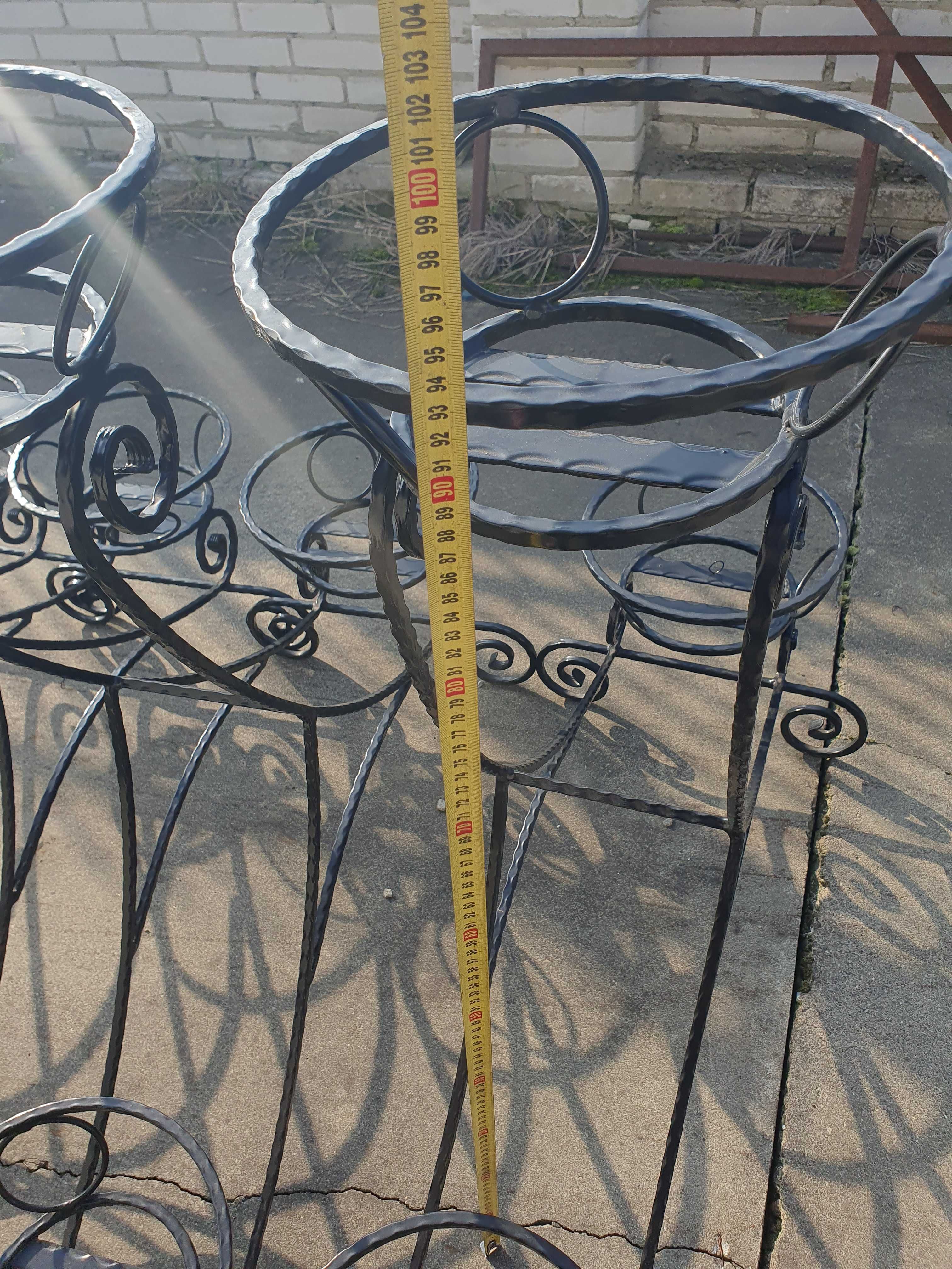 Kwietnik metalowy na trzy donice