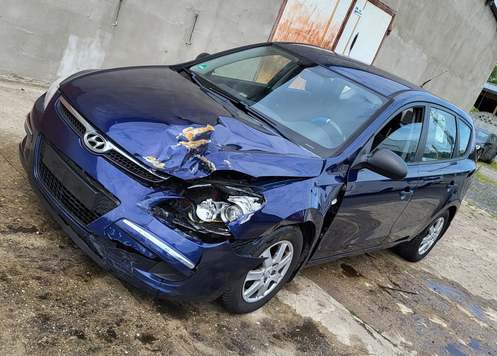 Hyundai I30 Hyundai I30 kombi 1,6 126KM klima lekko uszkodzony
