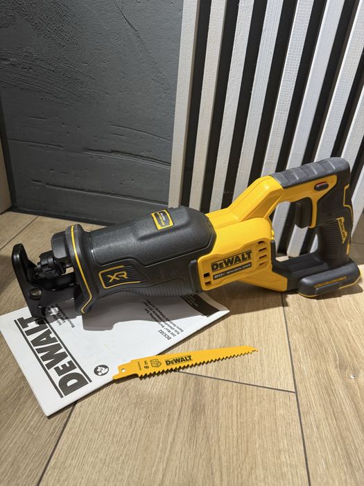 Шабильна пила Dewalt DCS382, оригінальна акумуляторна