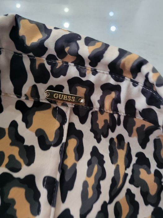 Nowy trencz dwustronny Guess M/L