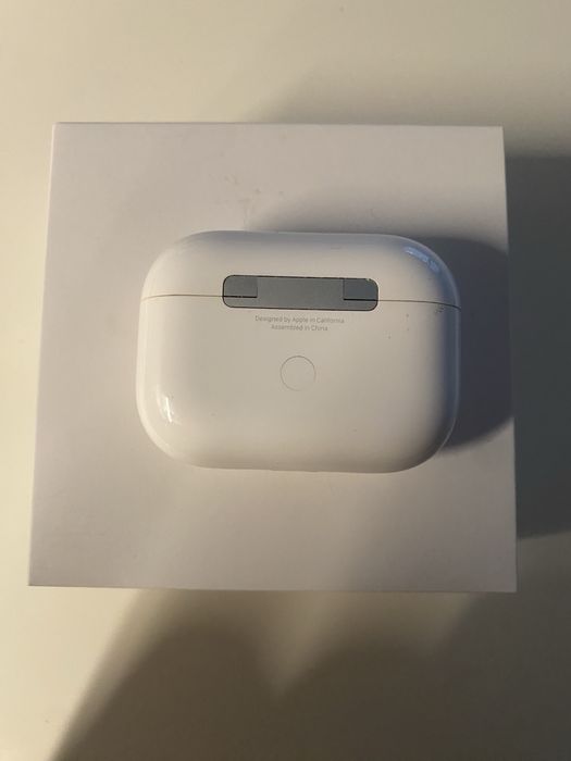 AirPods Pro 1 gen – działająca lewa, prawa trzeszczy, etui OK.