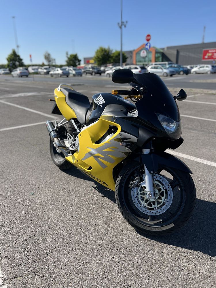 Honda CBR F4 2000 - A2!