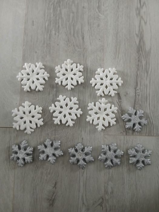 Zestaw sniezynek 12 sztyk