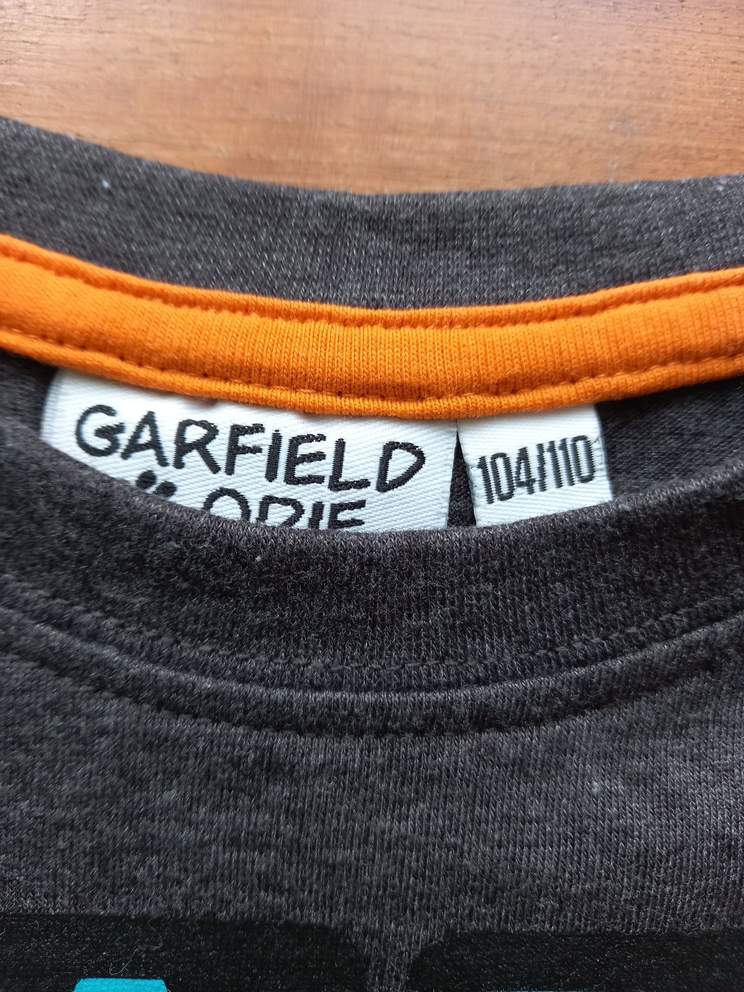 Bluzki chłopięce z krótkim rękawem, Garfield i Autka,r. 104-110 Zestaw