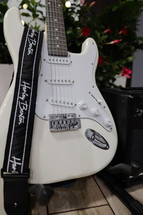 Gitara elektryczna + piecyk + pokrowiec.