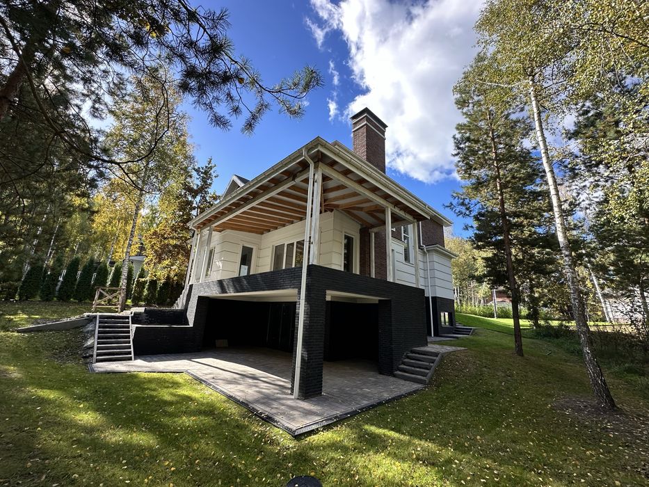 Продаж готового будинку 412 м2 під ремонт у КМ Green Hills (Київ 10км)