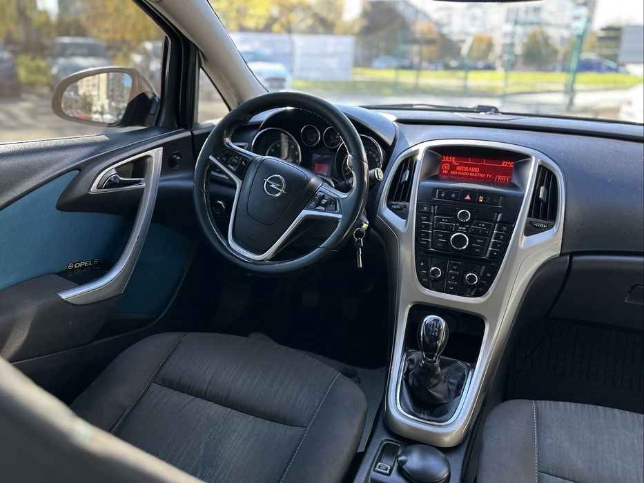 OPEL ASTRA 2010 року, 1.4 газ/бензин, механіка, передній привід