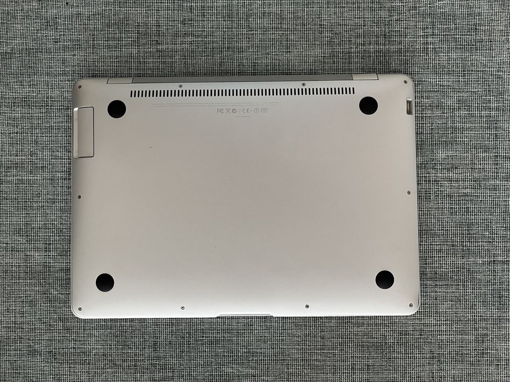 MacBook Air 2009 em caixa completa - sem disco (não liga)