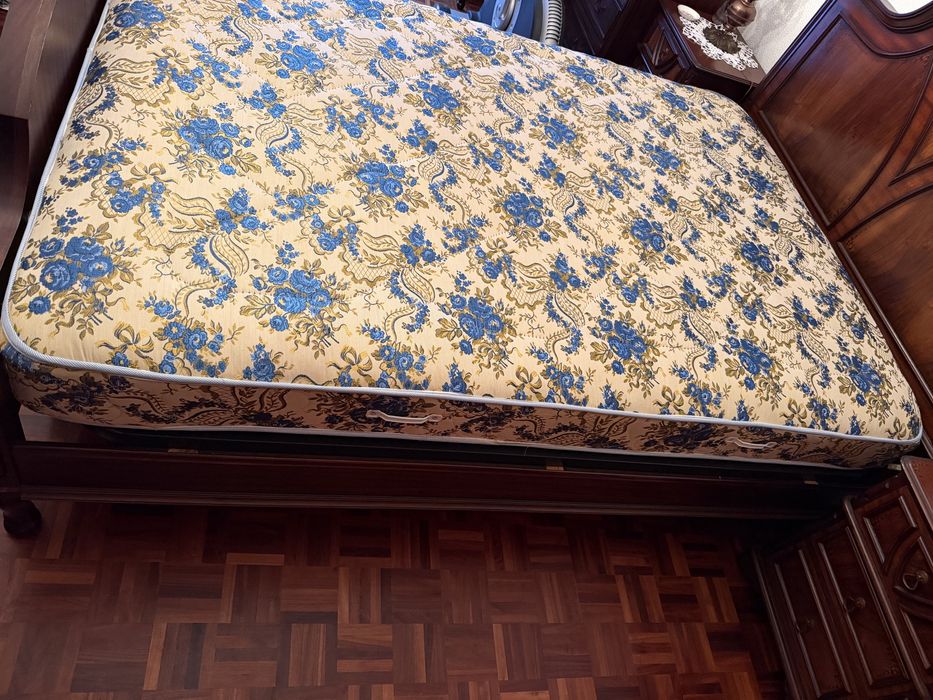 Colchão de molas 140x200 – firme, clássico, muito robusto (c/ alças)