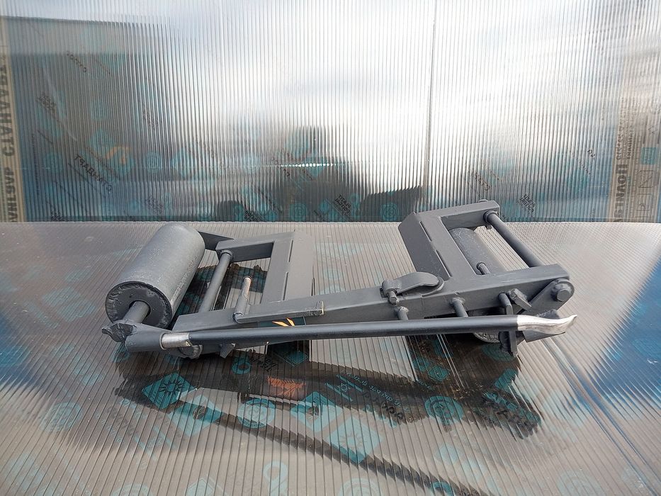 Подкат подкатная тележка для поврежденного колеса Эвакуатор СТО