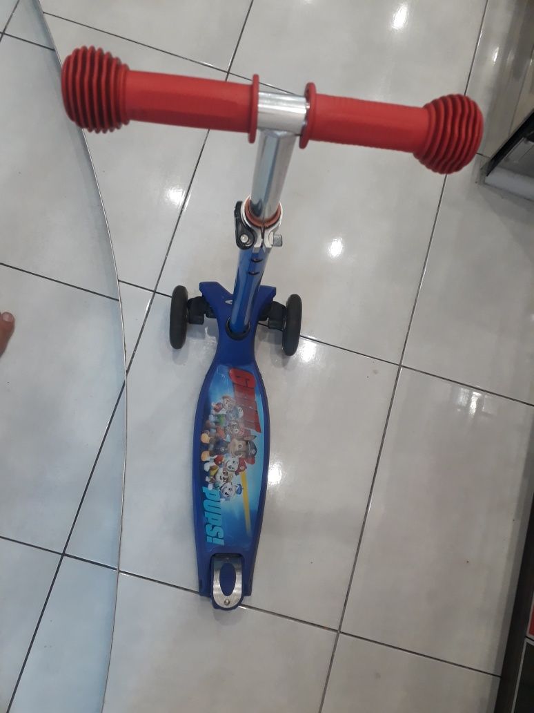Самокат детский  Micmax синий, с колесами светящимися