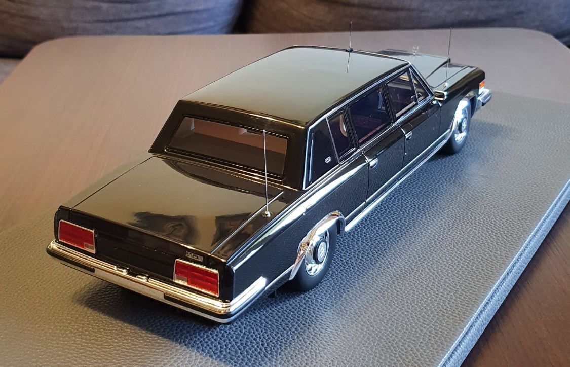 ZIL 4104 Limousine Presidential Top Marques Collectibles 1:12 - 1:18
