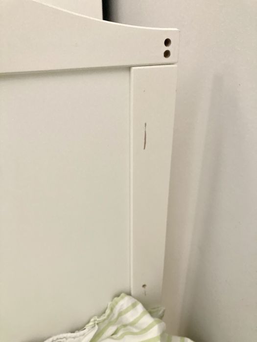 Ikea Hensvik Drewniane białe łóżeczko dziecięce niemowlęce Kwiaty