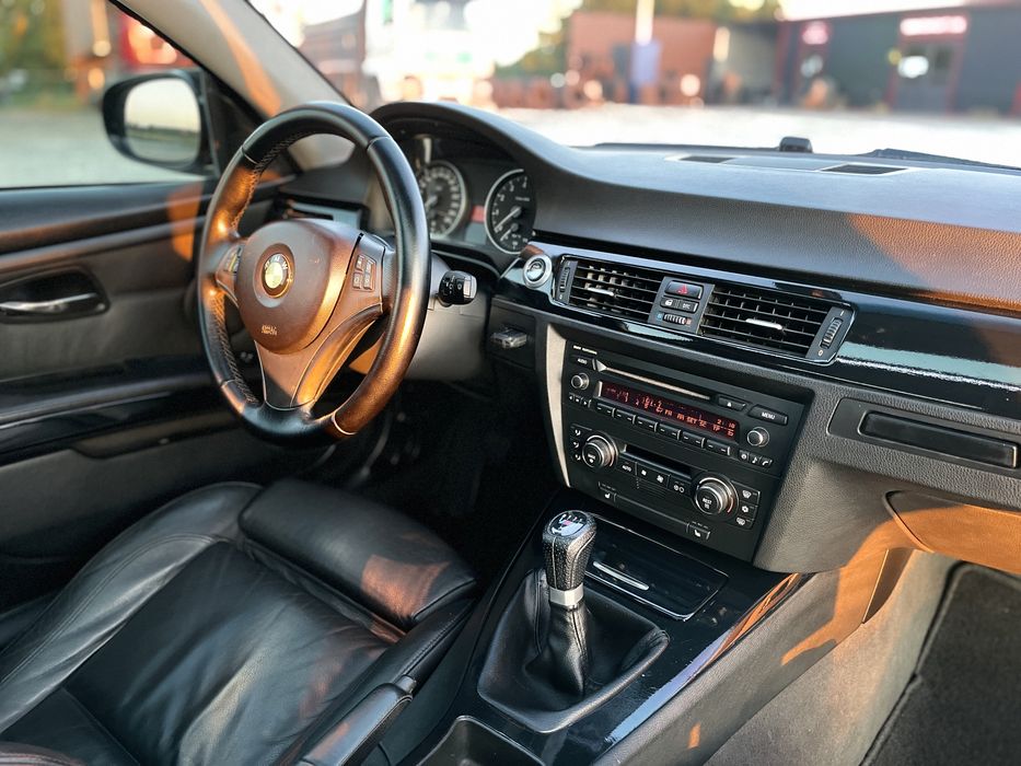 Продам бмв е92 335i