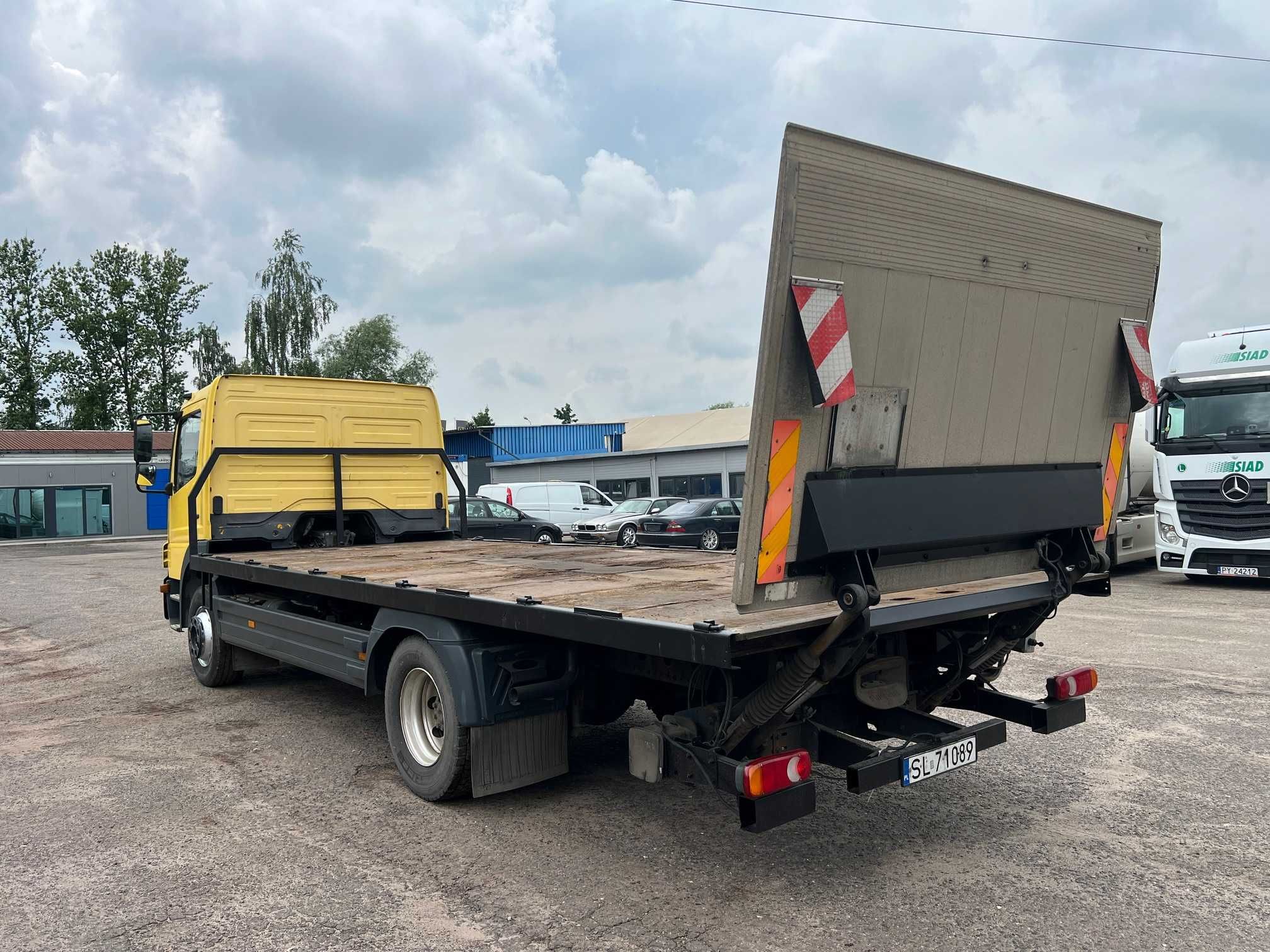 Mercedes Atego 1523 niski przebieg z windą  załadowczą - 1 właściciel