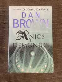 Anjos e Demónios, de Dan Brown